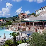 Apartahotel Residence Villa Il Casale - Appartamenti Wellness, Piscina E Spa