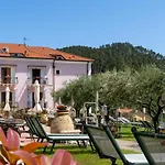 Residence Villa Il Casale - Appartamenti Wellness, Piscina E Spa Tovo San Giacomo