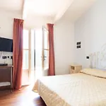 Residence Villa Il Casale - Appartamenti Wellness, Piscina E Spa