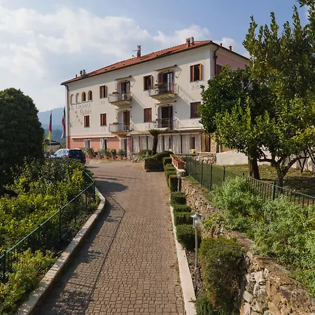 Residence Villa Il Casale - Appartamenti Wellness, Piscina E Spa 4*