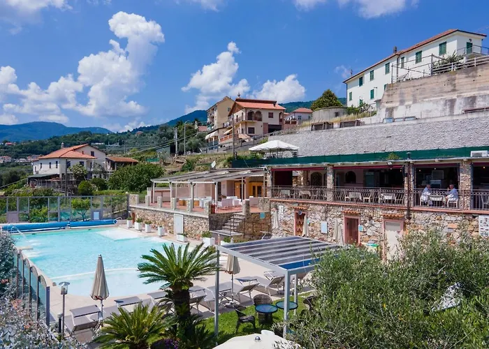 Aparthotel Il Casale - Wellness E Piscina Riscaldata
