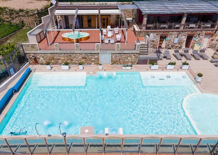 Il Casale - Wellness E Piscina Riscaldata 4*