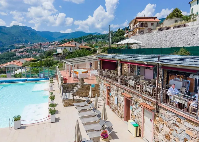 Il Casale - Wellness E Piscina Riscaldata Aparthotel 4*