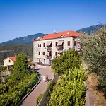 Residence Villa Il Casale - Appartamenti Wellness, Piscina E Spa 4*