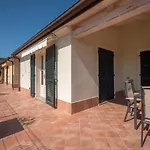 Апарт-отель Residence Villa Il Casale - Appartamenti Wellness, Piscina E Spa