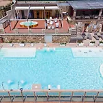Residence Villa Il Casale - Appartamenti Wellness, Piscina E Spa 4*