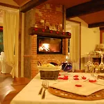 Residence Villa Il Casale - Appartamenti Wellness, Piscina E Spa 4*