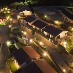 Residence Villa Il Casale - Appartamenti Wellness, Piscina E Spa 4*