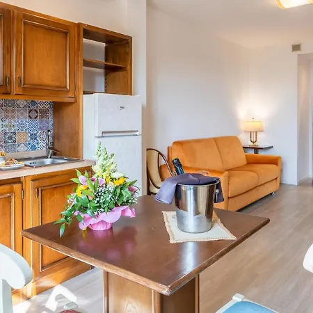 Residence Villa Il Casale - Appartamenti Wellness E Piscina Riscaldata Apartment