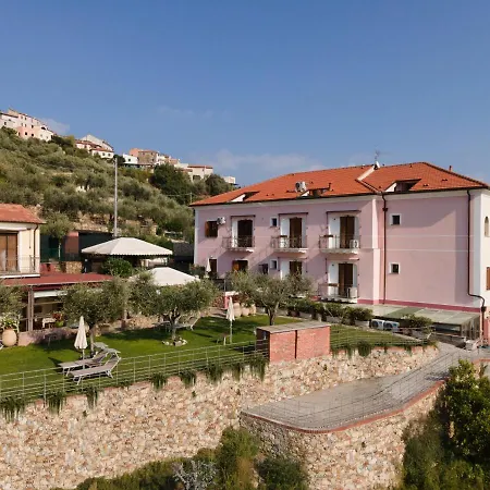 Il Casale Appartementi Wellness E Piscina Riscaldata * Tovo San Giacomo