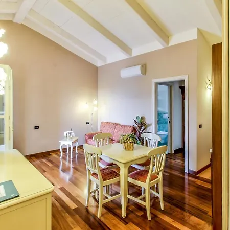 Il Casale - Wellness, Piscina E 4*