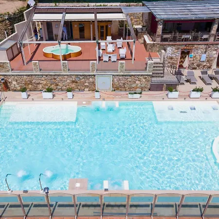 Il Casale - Wellness, Piscina E 4*
