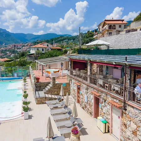 Il Casale - Wellness E Piscina Riscaldata アパートホテル 4*