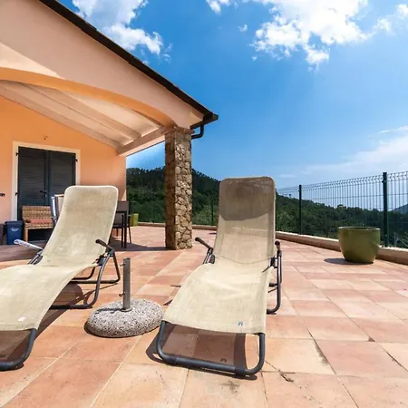 アパートホテル Il Casale - Wellness E Piscina Riscaldata 4*