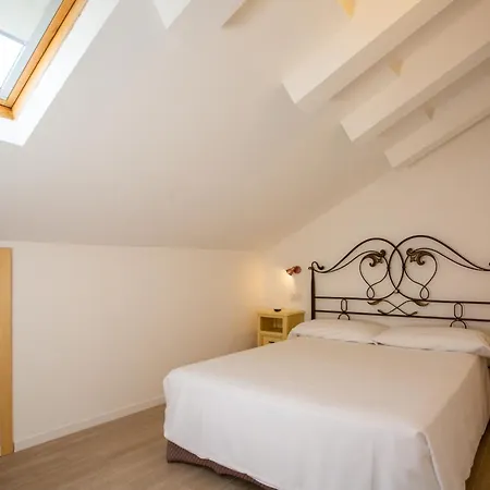 Residence Villa Il Casale - Appartamenti Wellness E Piscina Riscaldata 4*