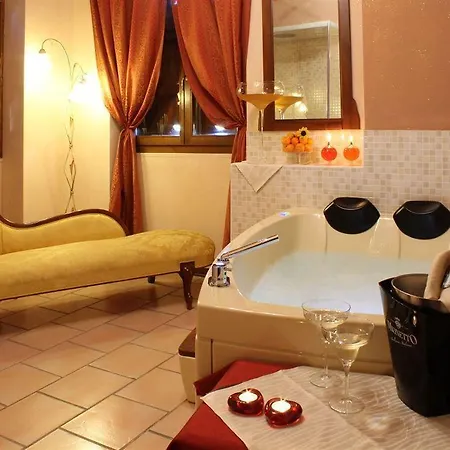 Il Casale Appartementi Wellness E Piscina Riscaldata Appartamento